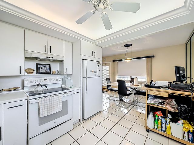 2114 Oakridge V, Deerfield Beach, FL 33442