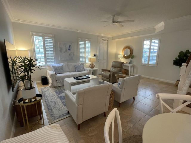 2857 E Community Drive, Jupiter, FL 33458