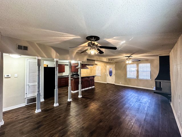 2101 48th Street, Lubbock, TX 79412