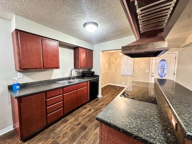 2101 48th Street, Lubbock, TX 79412