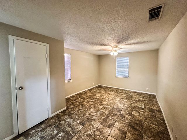 2101 48th Street, Lubbock, TX 79412