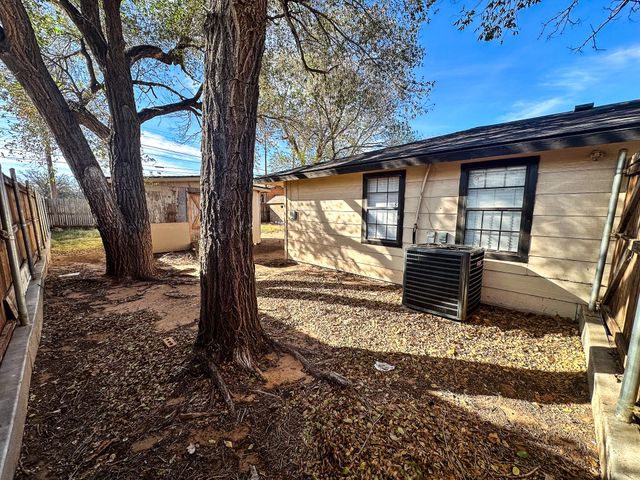 2101 48th Street, Lubbock, TX 79412