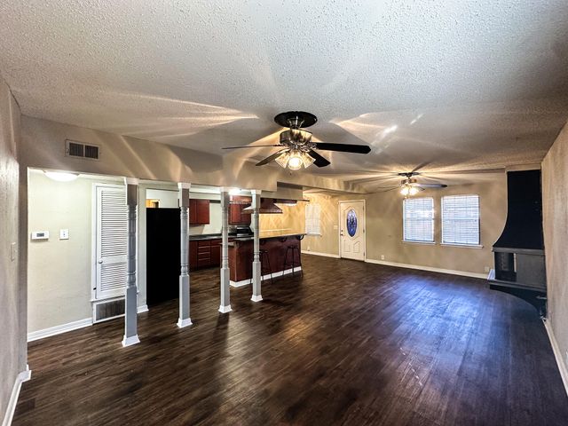 2101 48th Street, Lubbock, TX 79412