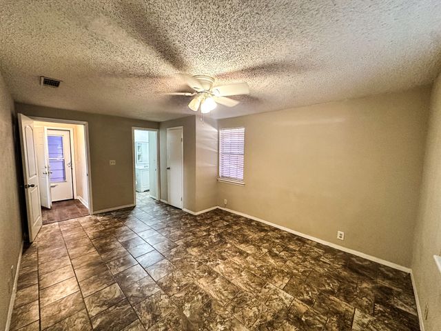 2101 48th Street, Lubbock, TX 79412