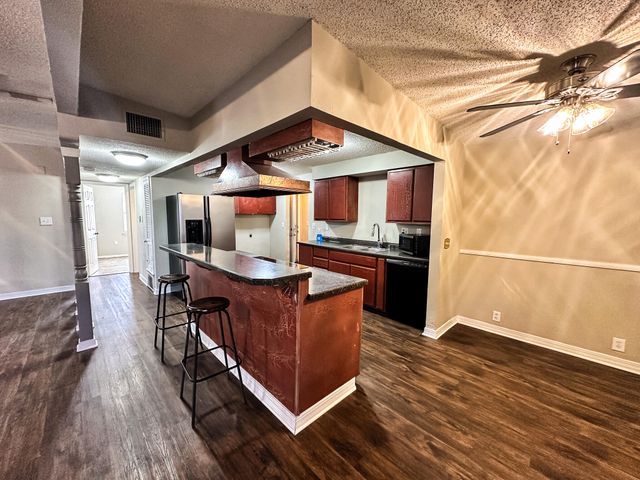 2101 48th Street, Lubbock, TX 79412