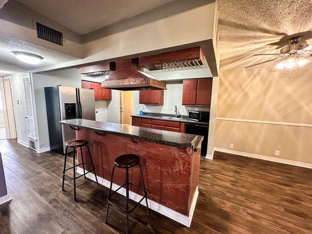 2101 48th Street, Lubbock, TX 79412