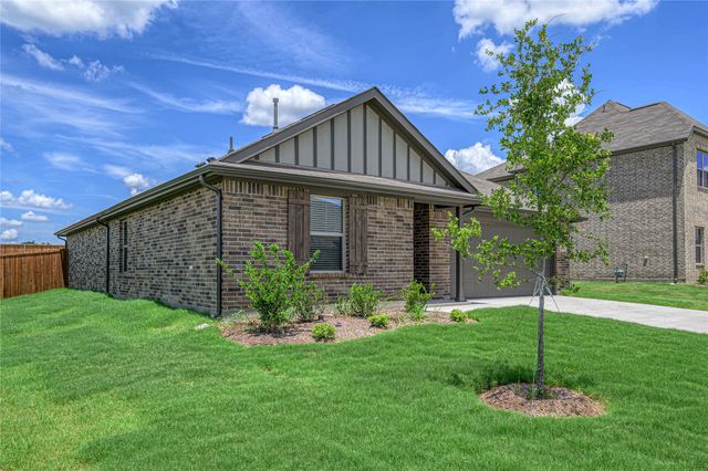 610 Ridgewood Drive, Van Alstyne, TX 75495