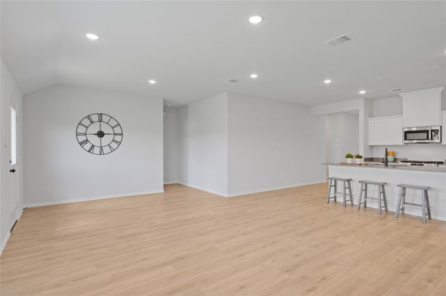 610 Ridgewood Drive, Van Alstyne, TX 75495