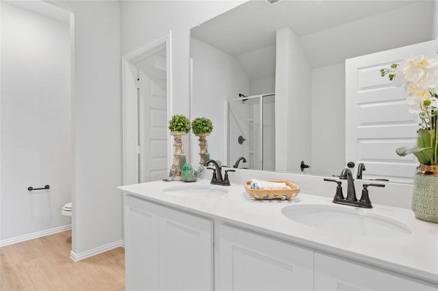 610 Ridgewood Drive, Van Alstyne, TX 75495