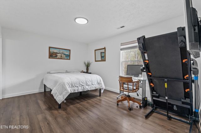 393 Lane Hollow Rd, Sevierville, TN 37876