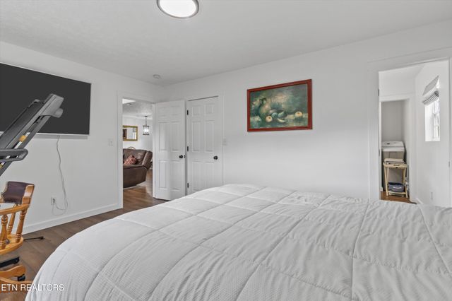 393 Lane Hollow Rd, Sevierville, TN 37876