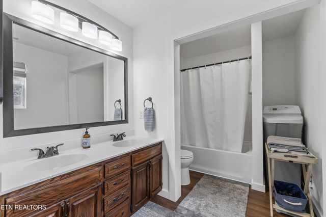 393 Lane Hollow Rd, Sevierville, TN 37876