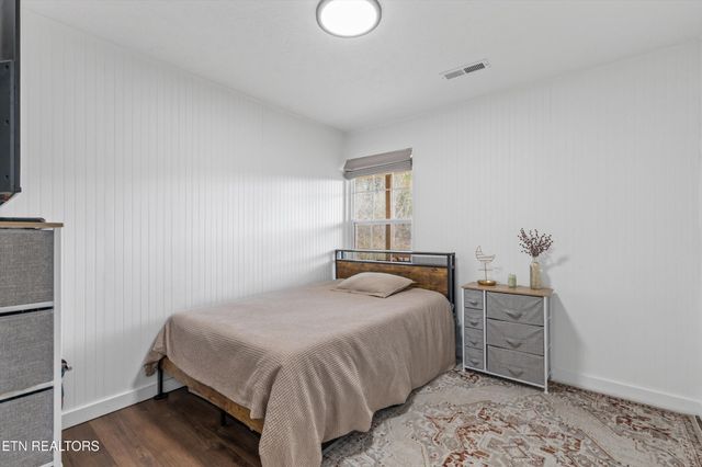 393 Lane Hollow Rd, Sevierville, TN 37876