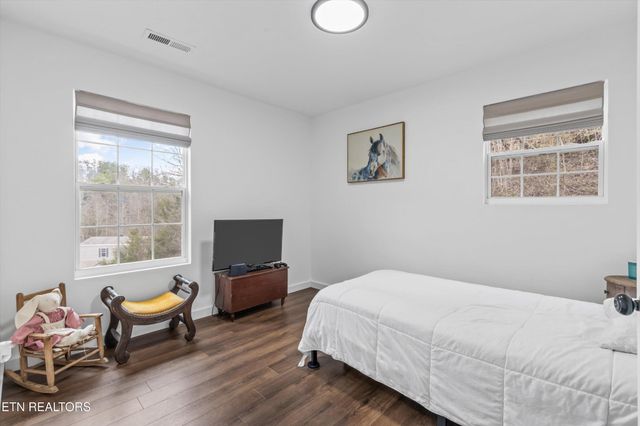 393 Lane Hollow Rd, Sevierville, TN 37876