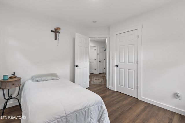 393 Lane Hollow Rd, Sevierville, TN 37876