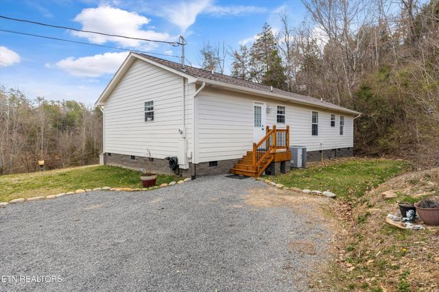 393 Lane Hollow Rd, Sevierville, TN 37876
