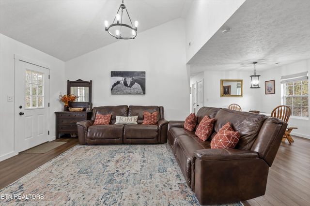 393 Lane Hollow Rd, Sevierville, TN 37876