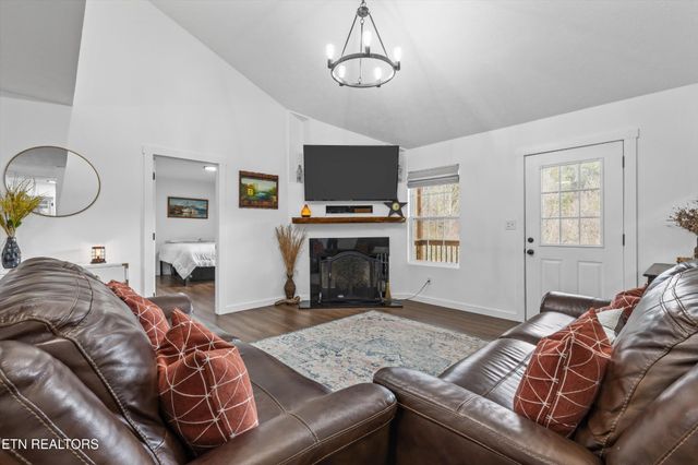 393 Lane Hollow Rd, Sevierville, TN 37876