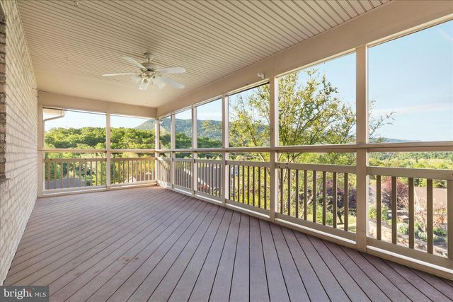 171 DANIEL CT, Strasburg, VA 22657