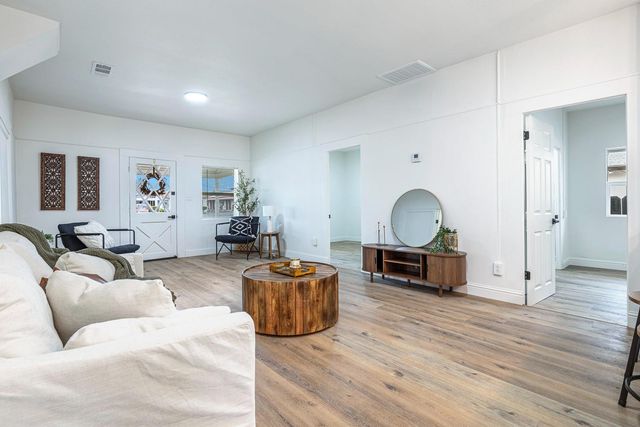 683 E Polk Street, Coalinga, CA 93210