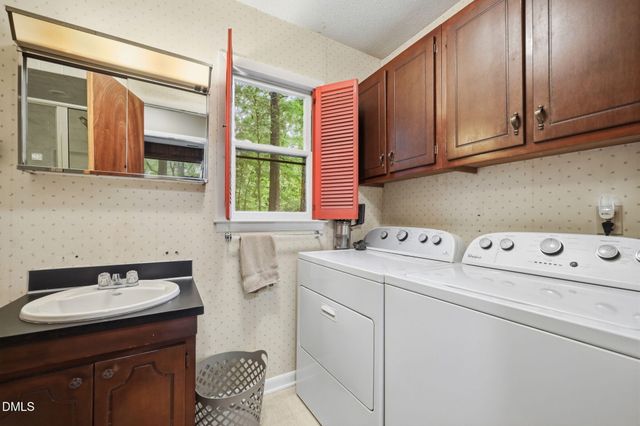 1904 Overland Drive, Chapel Hill, NC 27517