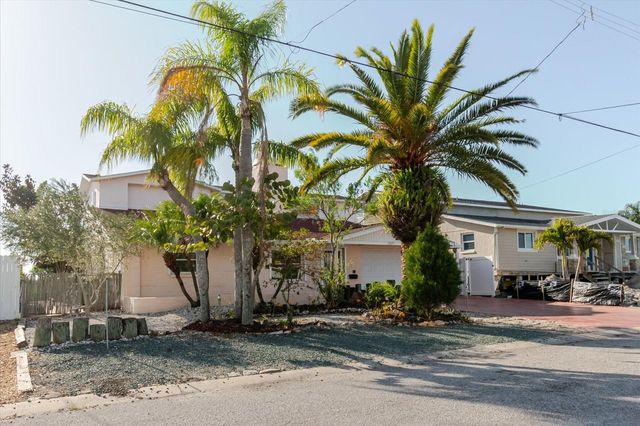 12825 5TH ISLE, Hudson, FL 34667