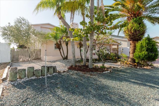 12825 5TH ISLE, Hudson, FL 34667