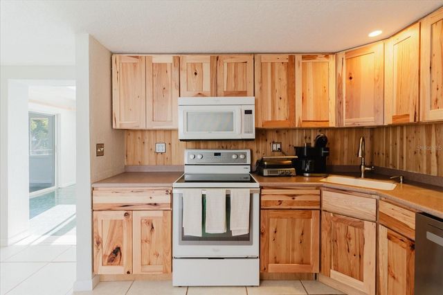 12825 5TH ISLE, Hudson, FL 34667