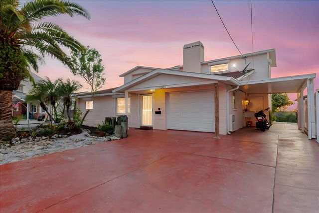 12825 5TH ISLE, Hudson, FL 34667