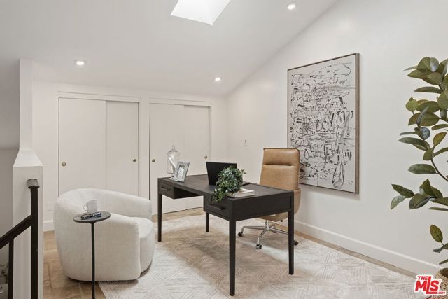 15232 Hartsook Street, Sherman Oaks, CA 91403