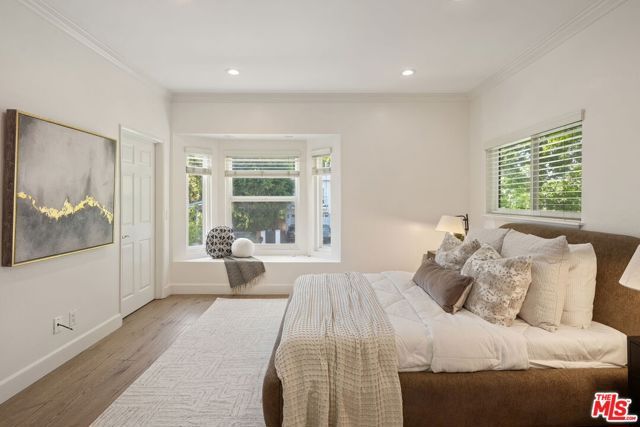 15232 Hartsook Street, Sherman Oaks, CA 91403