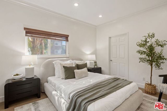 15232 Hartsook Street, Sherman Oaks, CA 91403