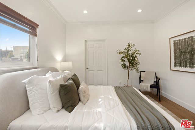 15232 Hartsook Street, Sherman Oaks, CA 91403