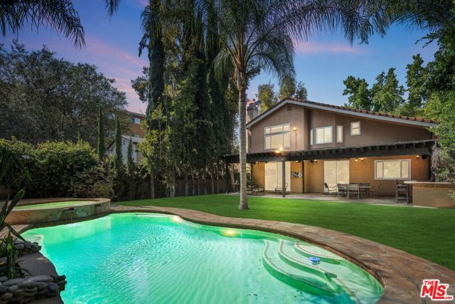 15232 Hartsook Street, Sherman Oaks, CA 91403
