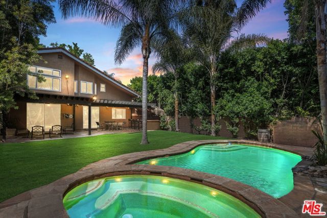 15232 Hartsook Street, Sherman Oaks, CA 91403