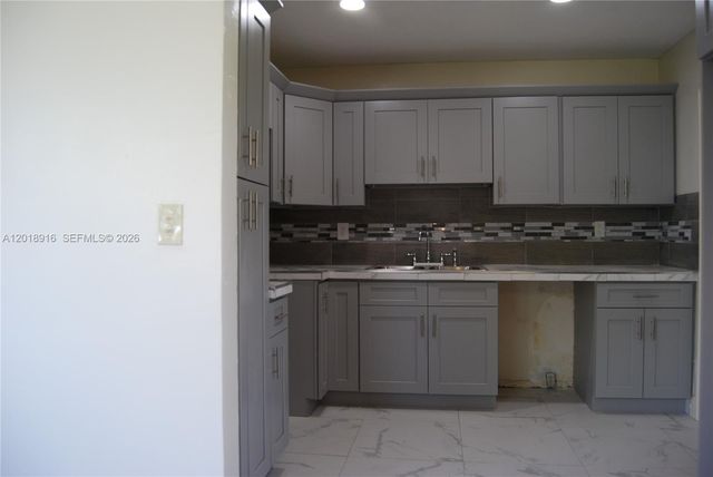 3020 NW 71st St, Miami, FL 33147