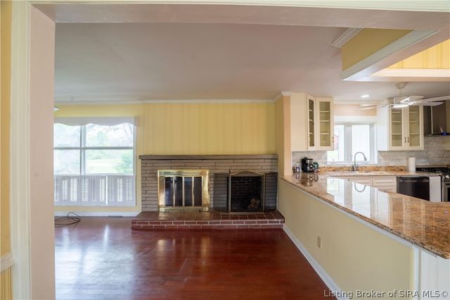 1609 Crestview Drive, New Albany, IN 47150
