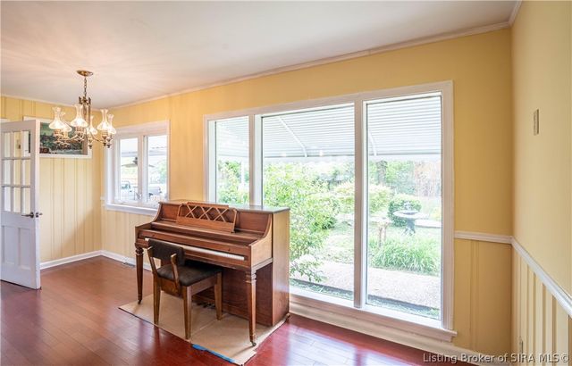1609 Crestview Drive, New Albany, IN 47150