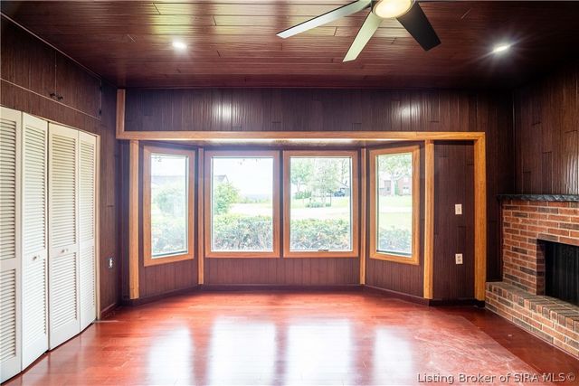 1609 Crestview Drive, New Albany, IN 47150
