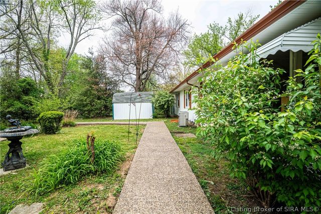 1609 Crestview Drive, New Albany, IN 47150