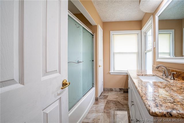 1609 Crestview Drive, New Albany, IN 47150