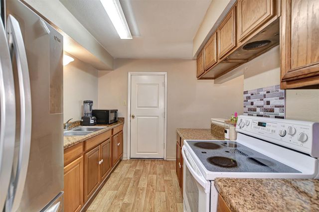 1920 6th Street, Hempstead, TX 77445