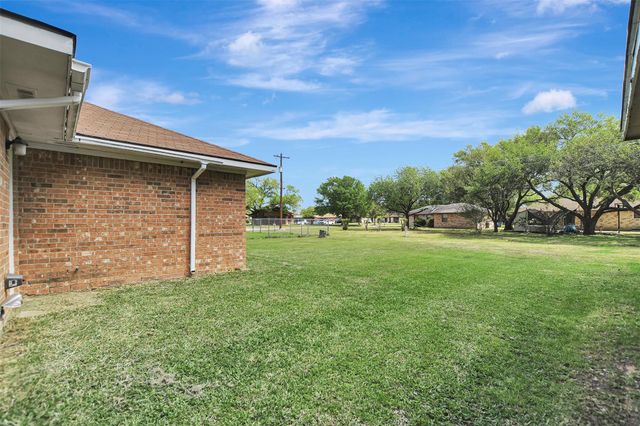 1920 6th Street, Hempstead, TX 77445