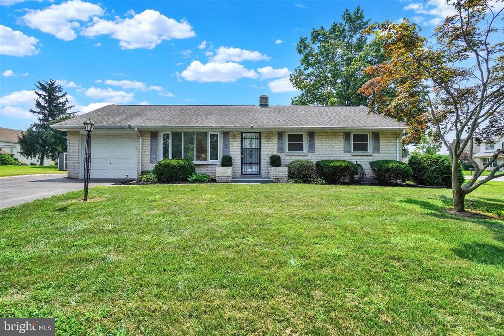 20 SKYLINE RD, York, PA 17404