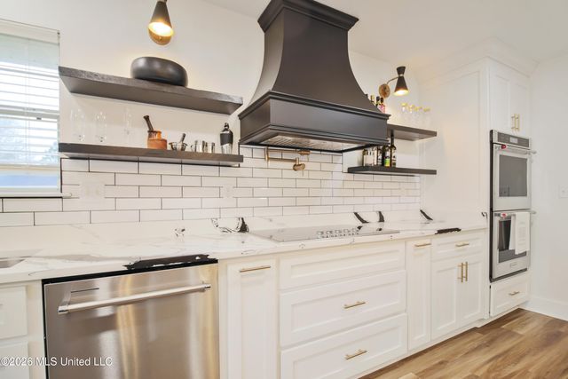 15002 E Shadow Creek Drive, Biloxi, MS 39532