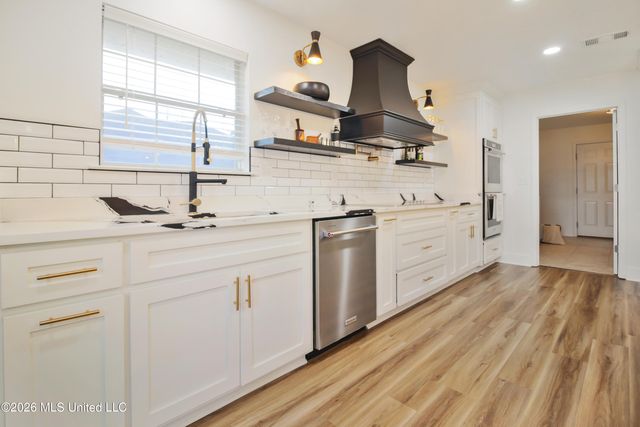 15002 E Shadow Creek Drive, Biloxi, MS 39532