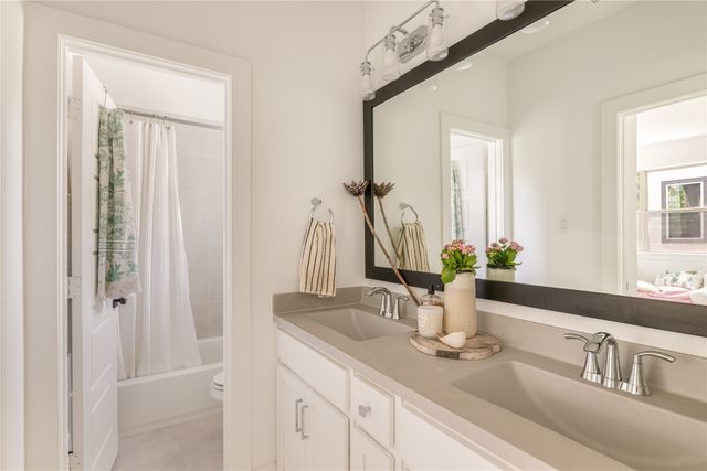 3702 Red Leaf Lane, Dallas, TX 75209