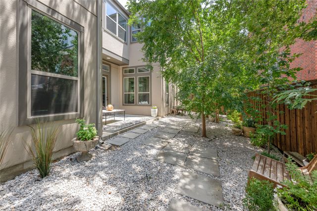 3702 Red Leaf Lane, Dallas, TX 75209
