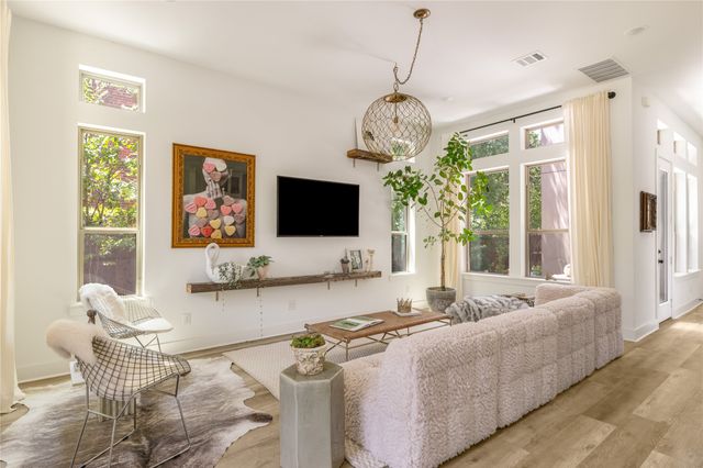 3702 Red Leaf Lane, Dallas, TX 75209