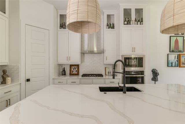 3702 Red Leaf Lane, Dallas, TX 75209